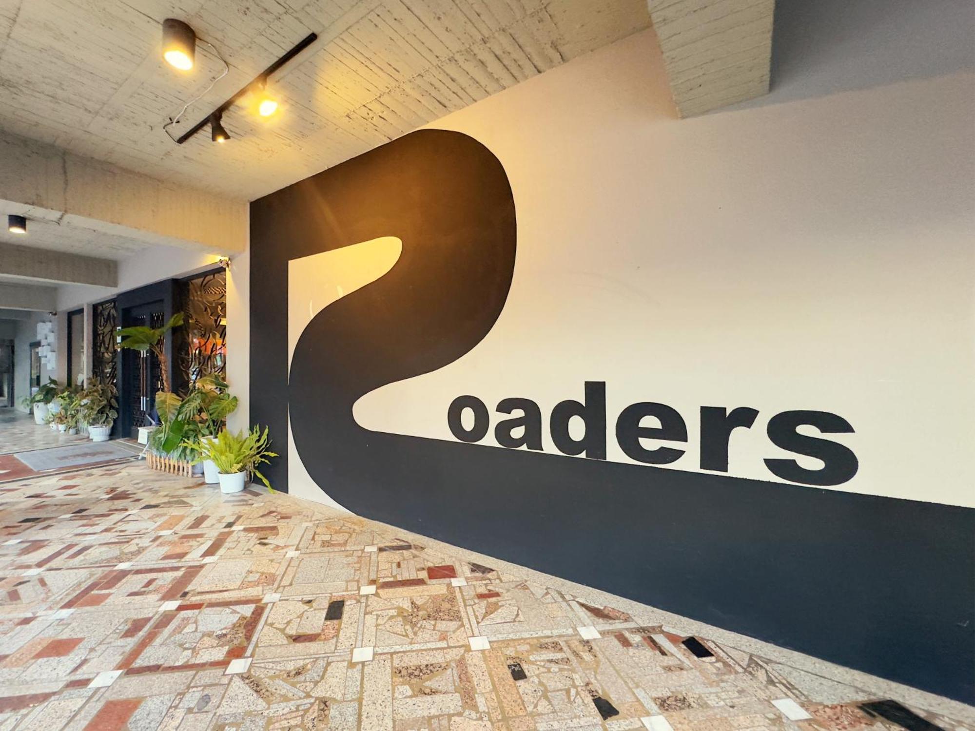 Roaders Hotel Tainan Chengda Exterior foto